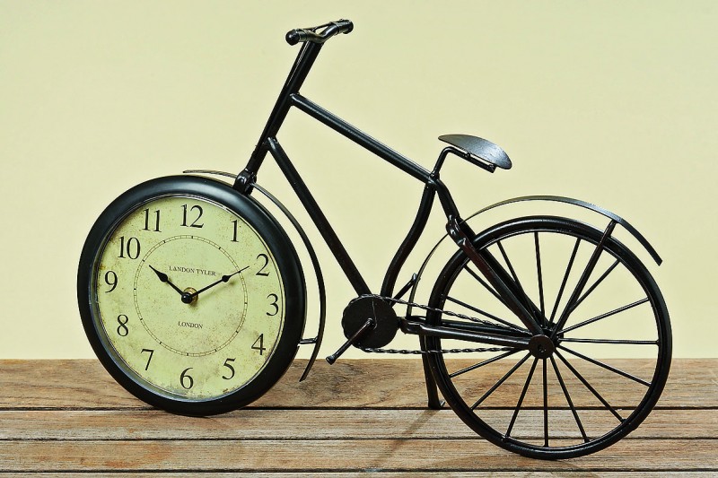 Kaminuhr Fahrrad Länge 50cm aus Metall Standuhr Uhr groß